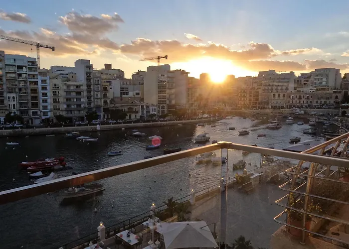 Spinola Seaview Deluxe 1 Bedroom